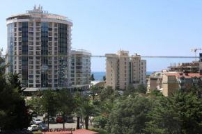 Status-M Apartments XYZ